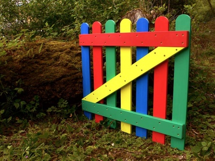 Multicoloured Plastic Wood Picket Gate  Recycled Plastic